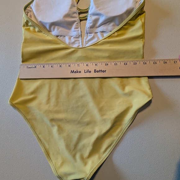 Cupshe Yellow and White Bikini with Lace Accents - Picture 8 of 9